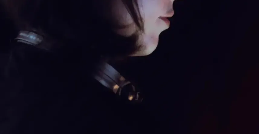 BLANDINE, live vocals