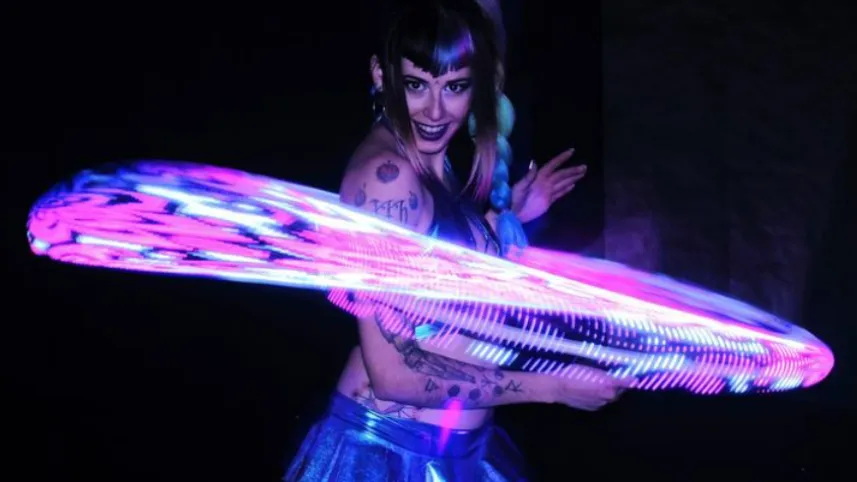 VINY ARTIST, live performance